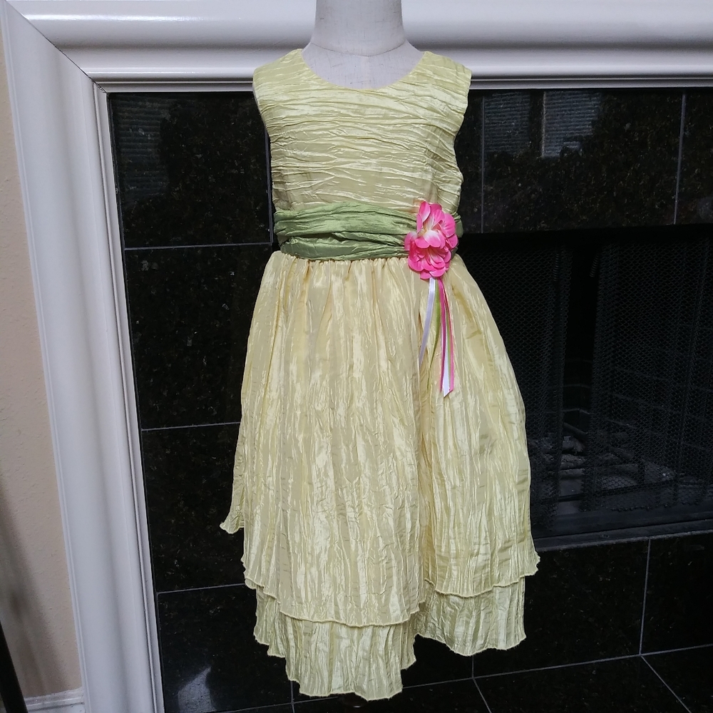 Girl's Dress
